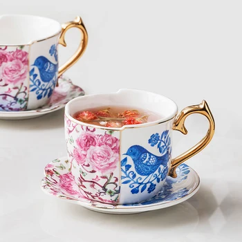 Фарфоровая кофейная кружка Европейская маленькая роскошная асимметричная керамическая кофейная чашка послеобеденный чай набор чашек и блюдец подарочная коробка